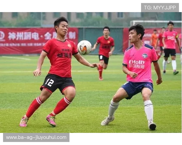 从篮球球迷角度看足球比赛的魅力与共通之处探讨